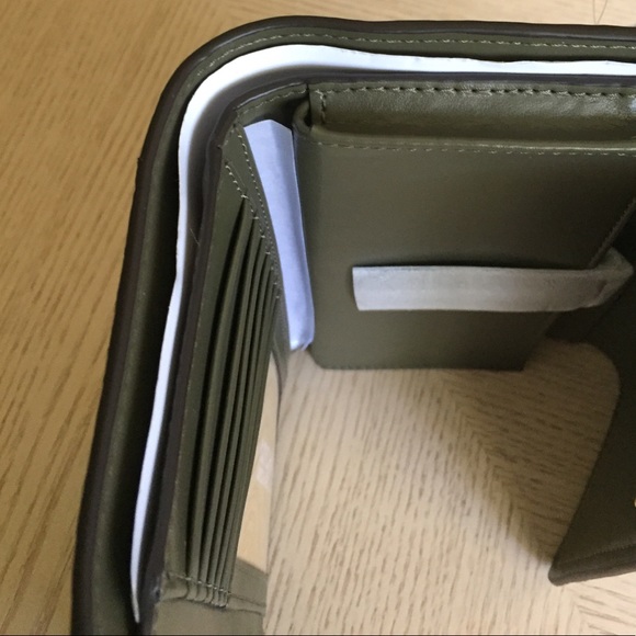 Michael Kors Olive Leather Phone Wristlet - Picture 9 of 13